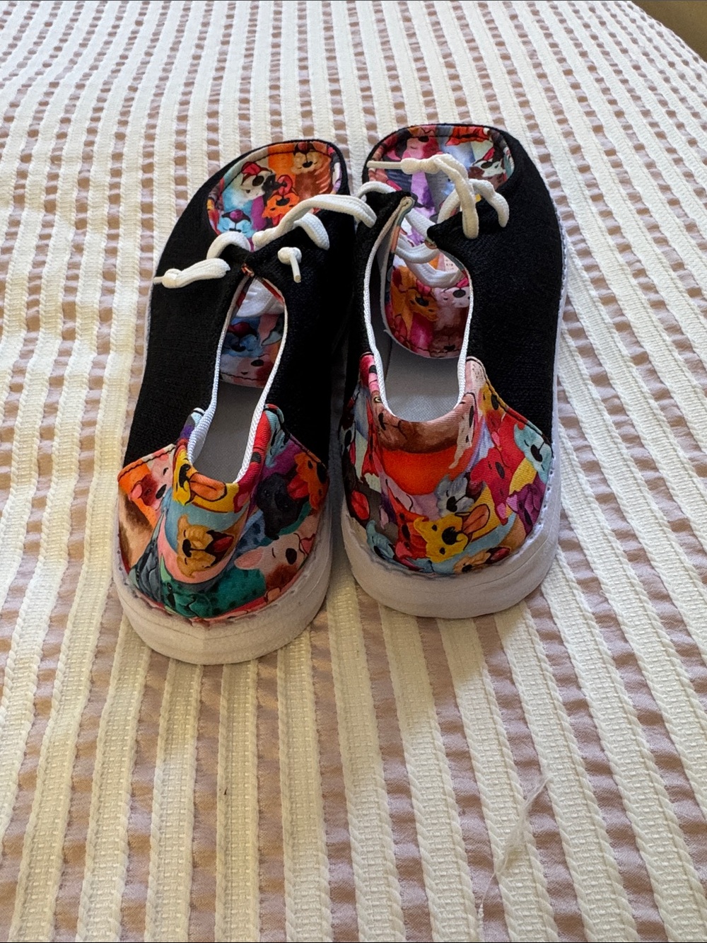 Women’s lightweight boat style shoe with fun dog print
